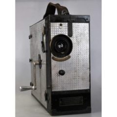 3516 thickbox default Cinepresa UNIVERSAL 35 mm camera company Chicago U.S.A. ob. Bausch e Lomb Zeiss Tessar 50 series Ic con caricatori 300x300 Cinepresa UNIVERSAL 35 mm ( camera company Chicago U.S.A.) ob. Bausch e Lomb Zeiss Tessar 50 series Ic ( con caricatori)