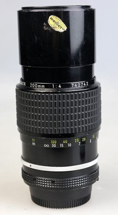 D1124 01 OBIETTIVO NIKON 200:4 AI