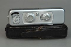 D1960 01 MICROCAMERA MINOX B 8X11+ BORSA
