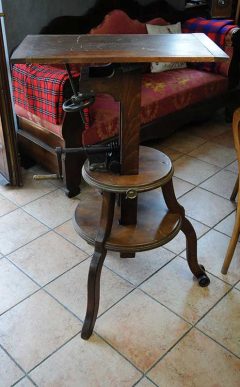 D2329 01 1 CAVALLETTO SUPPORTO STUDIO IN LEGNO CON CREMAGLIERA "800"