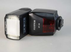 D2363 01 FLASH FUJIFILM EF-42