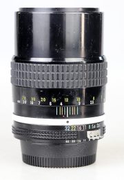 OBIETTIVO NIKON AI 135:3,5
