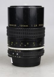 OBIETTIVO NIKKOR 135:2,8 AI