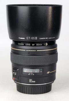 D3947 01 OBIETTIVO CANON 85:1,8 USM + PARALUCE