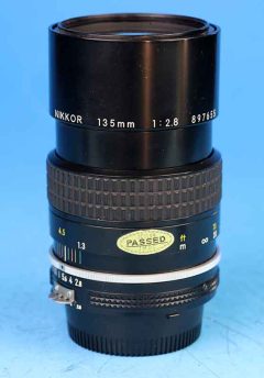 D4442 01 OBIETTIVO NIKKOR AI 135:2,8