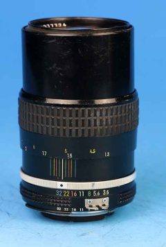 D4496 01 OBIETTIVO NIKON AI 135:3,5