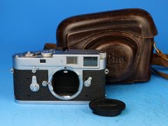 D4546 01 LEICA M2 BODY