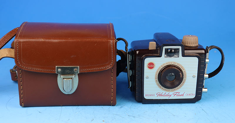 KODAK BROWNIE HOLIDAY FLASH Bachelite Marrone 1 D4591 01