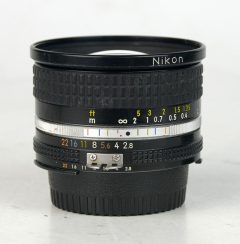 D5122 01 OBIETTIVO NIKKOR AIS 20:2,8