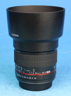 D5130 01 OBIETTIVO SAMYANG PER CANON EF 85:1,4 IS IF