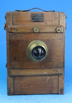 D5230 01 FOTOCAMERA LEGNO 13X18 GANZINI E C. N°21 MADE ITALY OBIETTIVO OTTONE ARTAR EXTRA RAPIDE APLANATE
