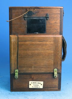 D5313 01 FOTOCAMERA KRUGENER "MAGAZINE DETECTIVE 12 X 17" TARGHETTA BERRY TORINO "1890"