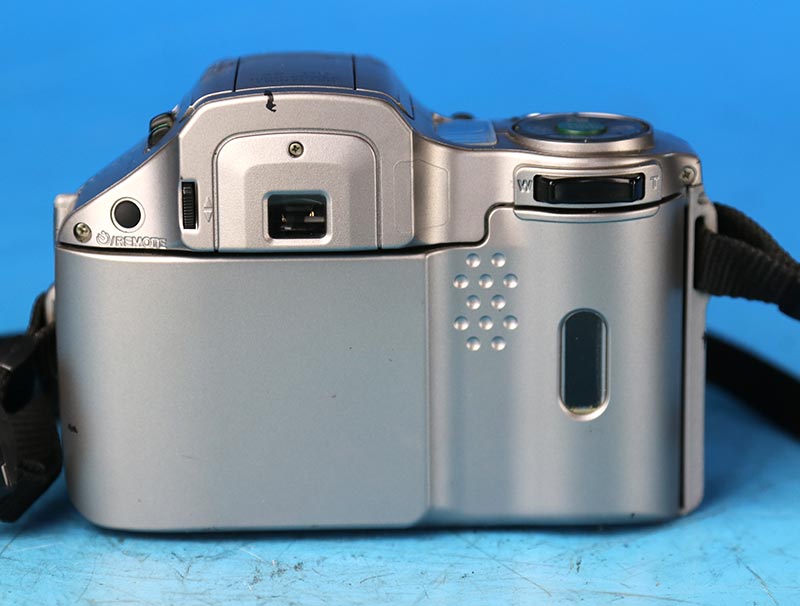 OLYMPUS IS-200 15/200 AF FOTOCAMERA BRIDGE 35 mm 4 D6138 02