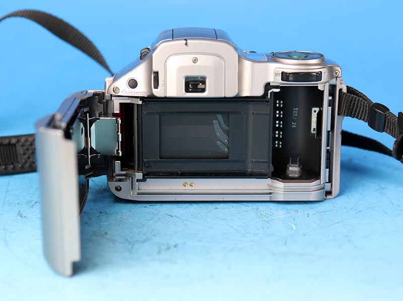 OLYMPUS IS-200 15/200 AF FOTOCAMERA BRIDGE 35 mm 3 D6138 03