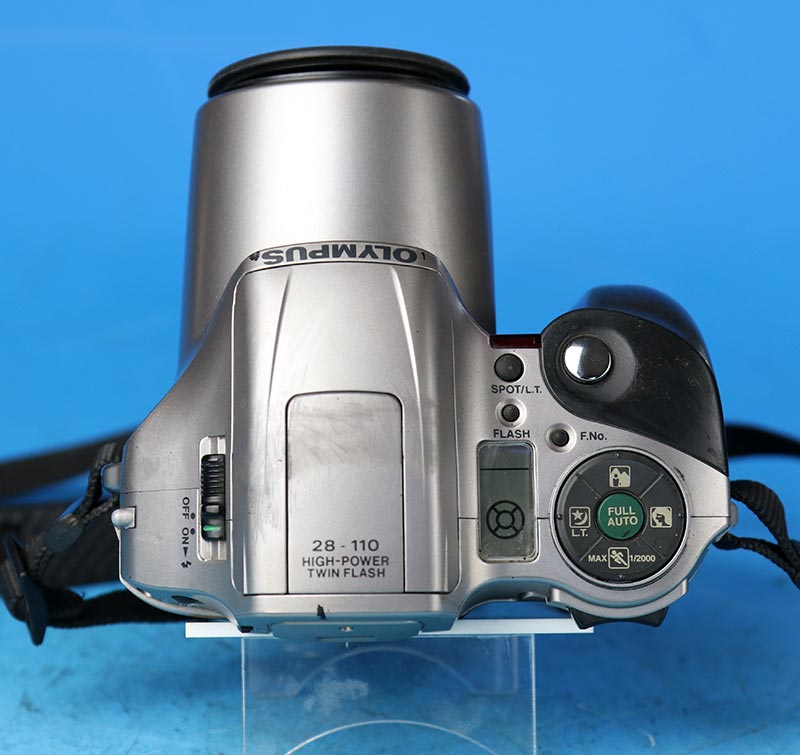 OLYMPUS IS-200 15/200 AF FOTOCAMERA BRIDGE 35 mm 2 D6138 04