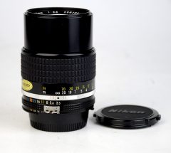D6782 01 OBIETTIVO NIKON NIKKOR 135:3,5 AI
