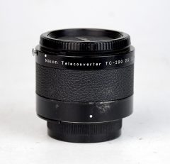D6783 01 NIKON TELECONVERTER TC-200 2X AI
