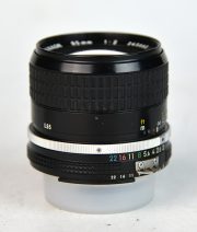 OBIETTIVO NIKON AI 85:2