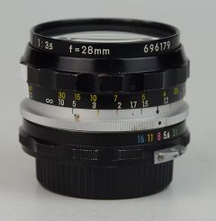D7050 01 OBIETTIVO NIKON F 28:3,5 NIKKOR-H AUTO