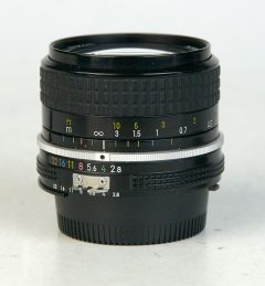 D7276 01 OBIETTIVO NIKON AI 24:2,8