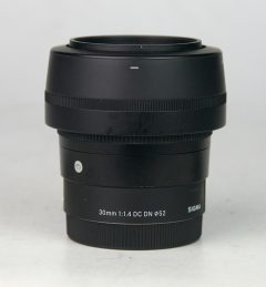D7301 01 OBIETTIVO SIGMA X SONY E 30:1,4 DC DN