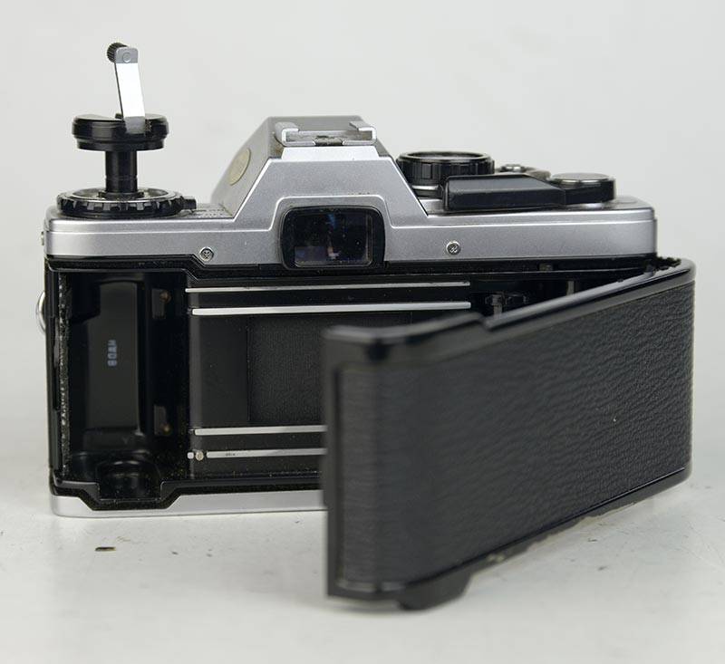 OLYMPUS OM10 BODY 2 D7407 02