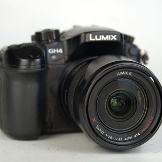 D7494 01 PANASONIC GH4 R + OBIETTIVO VARIO LUMIX HD 12-35:2,8