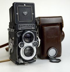 D7500 01 ROLLEIFLEX 3,5 F WHITE FACE OBIETTIVO Schneider Kreuznach XENOTAR 75:3,5 ESPOSIMETRO