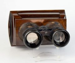 D7522 03 VISORE STEREO PER CARTE 8,5X17 "1890/1900" + 4 CARTE FOTOGRAFIE STEREO
