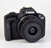 CANON R100 BODY + OBIETTIVO CANON R 18/45:4,5-6,3 IS STM (100 SCATTI )