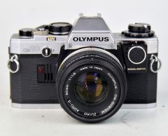 D7689 01 OLYMPUS OM-10 + OBIETTIVO OM-SYSTEM 50:1,8 + MANUAL ADAPTER