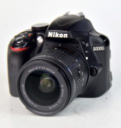D7697 01 NIKON D3300 + OBIETTIVO NIKON AF-S 18/55:3,5-5,6 VR G AF-P