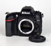 NIKON D610