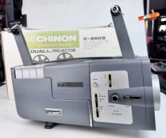 D7772 01 PROIETTORE CHINON C-200S X film 8 E SUPER 8 DUAL 8 SONORO