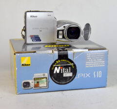 D7844 01 NIKON COOLPIX L21 GRIGIA
