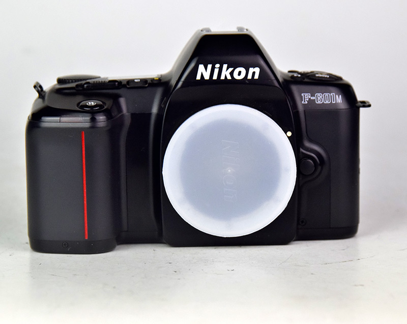 NIKON F-601M ( REFLEX MESSA A FUOCO MANUALE )