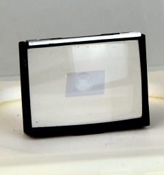 d6971 01 VETRINO CANON FOCUSING SCREEN/L E PER F1 OLD MICROPRISMI CON IMMAGINE SPEZZATA