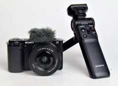 d7724 01 SONY ZV-E10 + OB. 16/50:3,5-5,6 PZ V-LOG