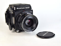 d7775 01 MAMIYA RB67 PRO S + OBIETTIVO MAMIYA SEKOR 90:3,8 + POZZETTO + MAGAZZINO 120