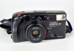 d7857 01 FOTOCAMERA YASHICA ZOOMTEC 90 COMPATTA 35 MM