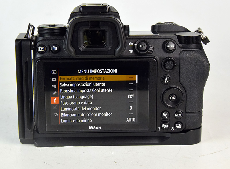 NIKON Z7II BODY + CAGE SMALLRIG 2 d7901 02