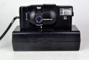 OLYMPUX XA OB. F. ZUIKO 35:2,8 + FLASH A 11 COMPATTA MESS A FUOCO A TELEMETRO