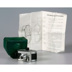 Fotocamera Scat II tipo bobina nera ob. f:3,5 borsa verde Fotocamera Scat II tipo bobina nera ob. f:3,5 borsa verde