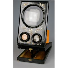 Pantascopio laccato e decorato X visionare carte 9X 18 stereo (francese) Pantascopio laccato e decorato X visionare carte 9X 18 stereo (francese)